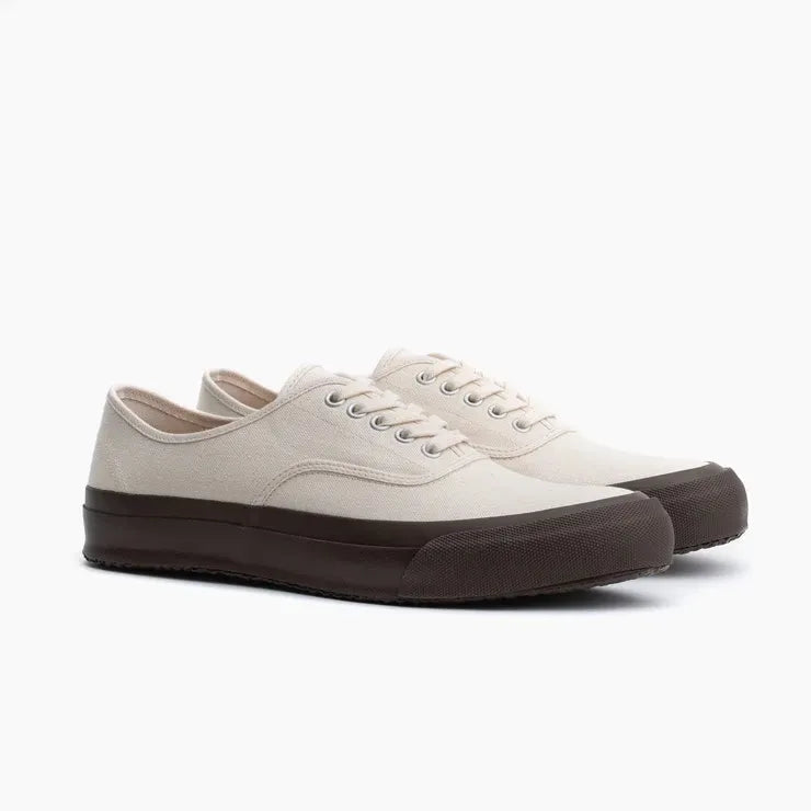 Doek Oxford Ecru Brown canvas sneakers angled view
