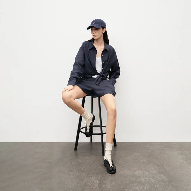 Model wearing Foot Industry GAT Ballet Anthracite Antique White leather sneakers