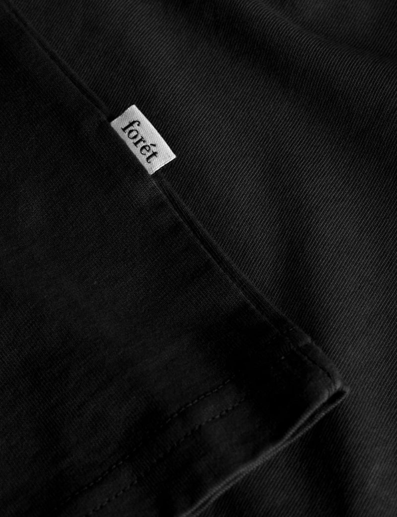 Foret Oak T-Shirt fabric detail black soft organic cotton texture close up