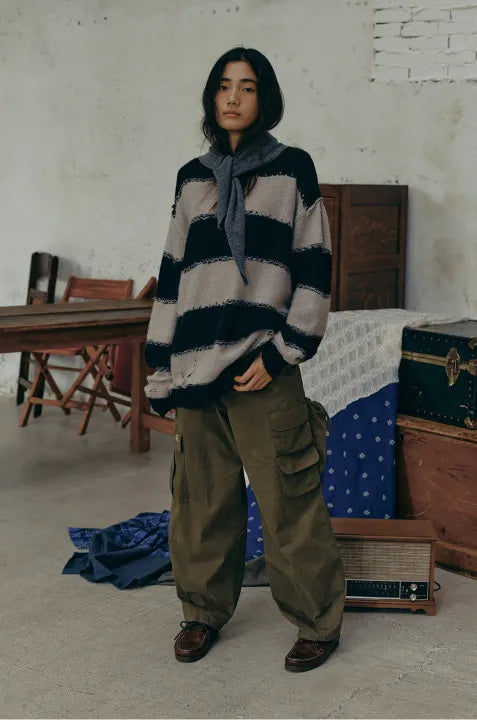 Side view of model wearing FRITUR The KYOTO Cargo Pants in Khaki