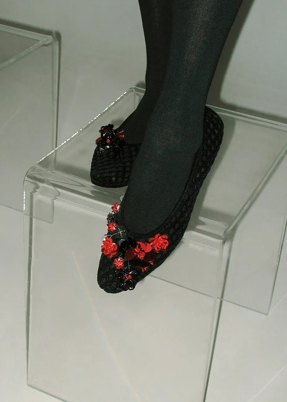 Detail of Heavenly Jelly Totzpping 11662 Red on black shoes