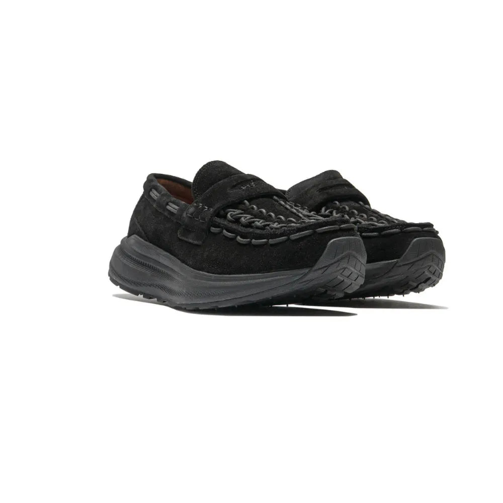 KEEN UNEEK Loafer WK Black Black front angled view