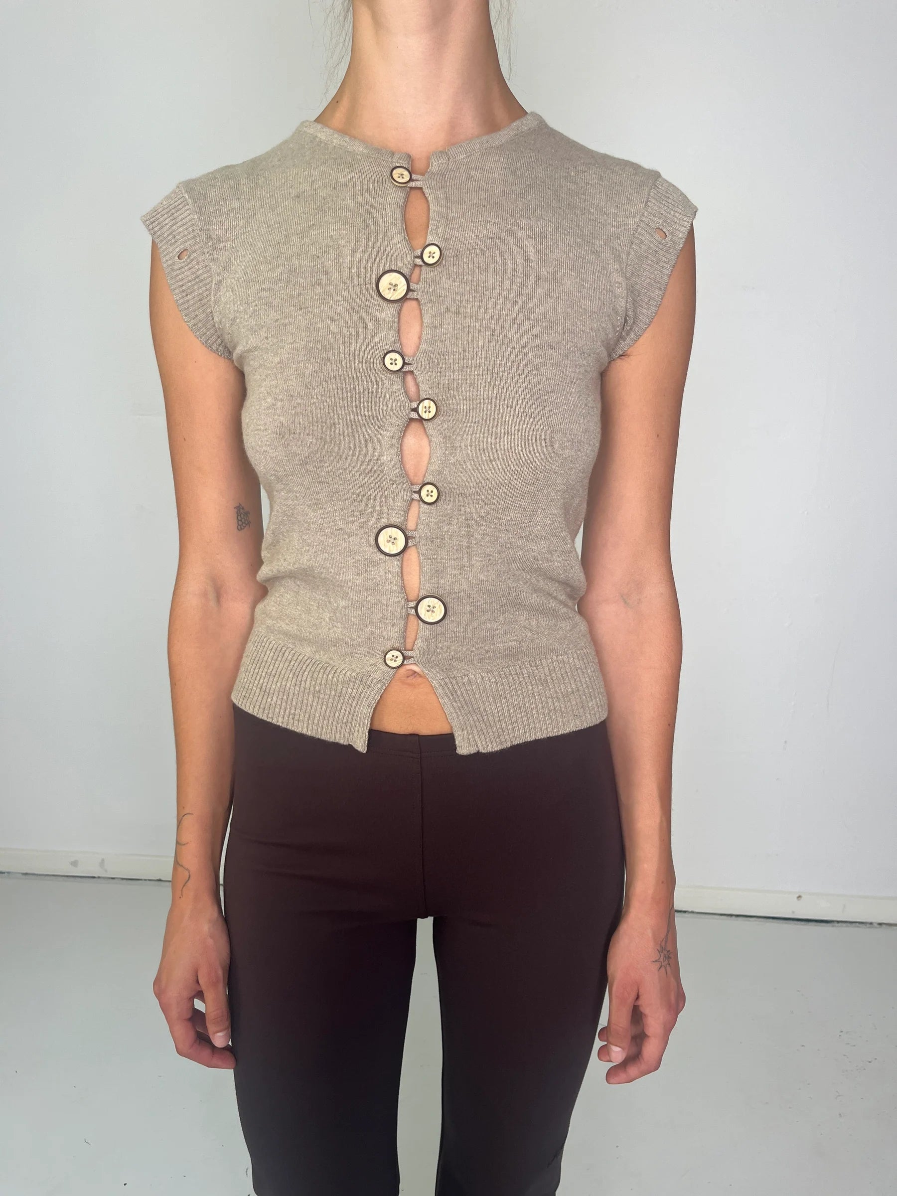 Front detail of Kernemilk Caroline Cardigan Beige