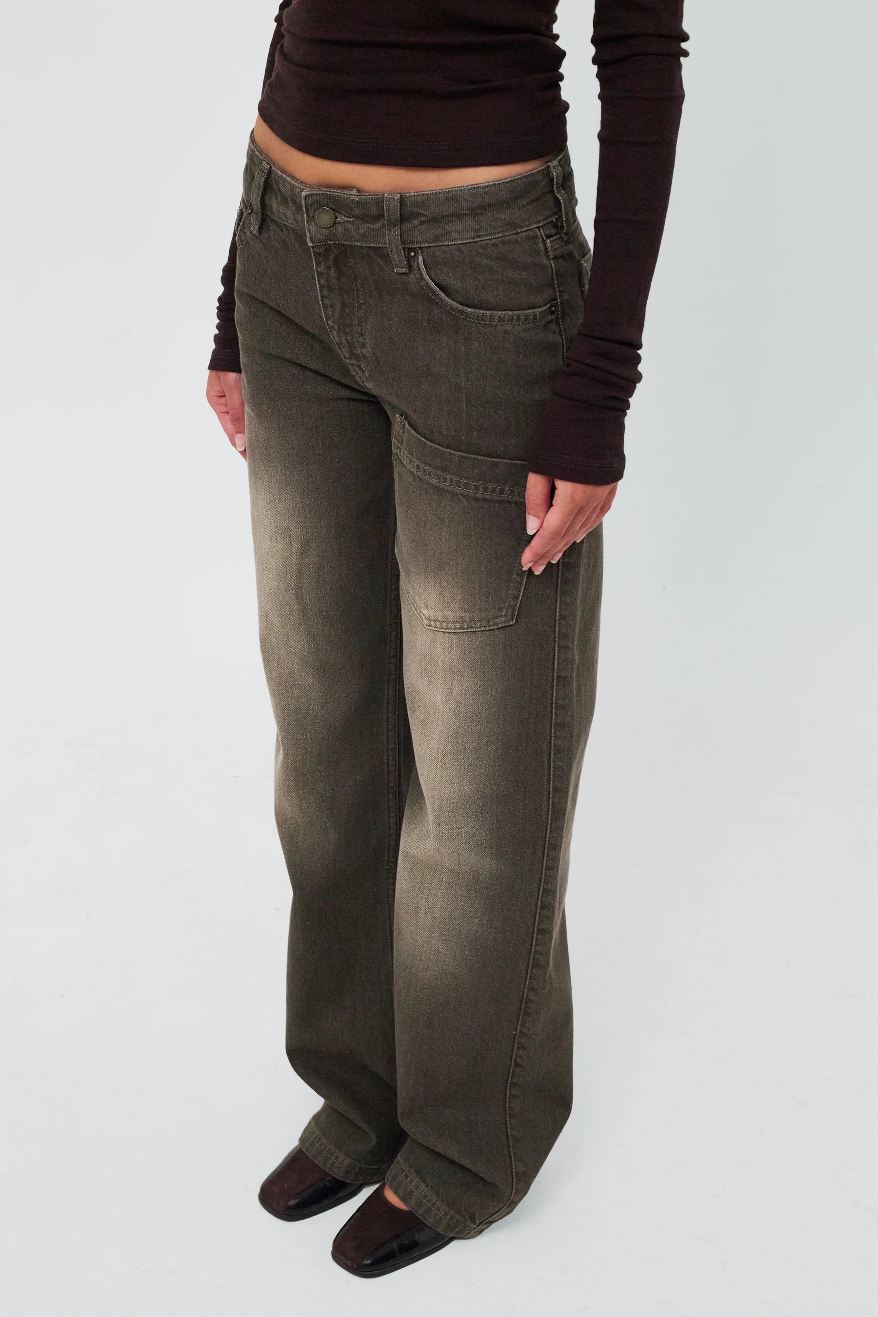 Kernemilk Mia Jeans in Dusty Green worn