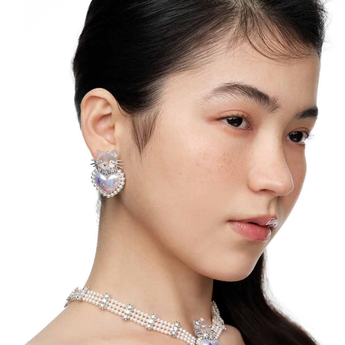 Kitten Heart Shaped Pearl Earring Silver styling