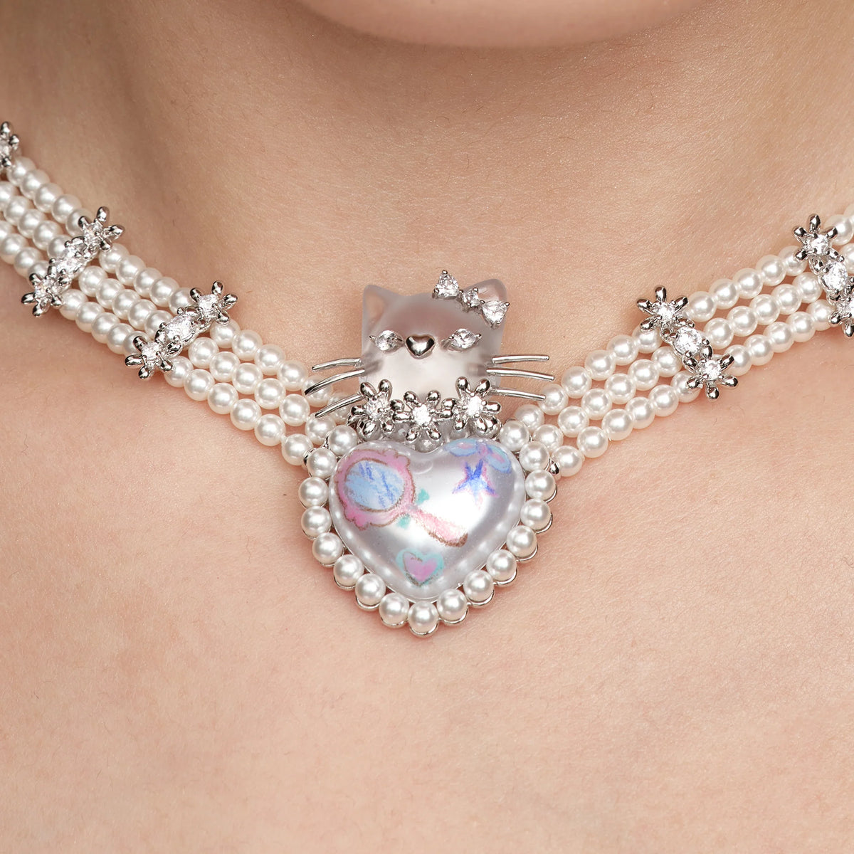 Kitten Heart Shaped Pearl Necklace Silver detail