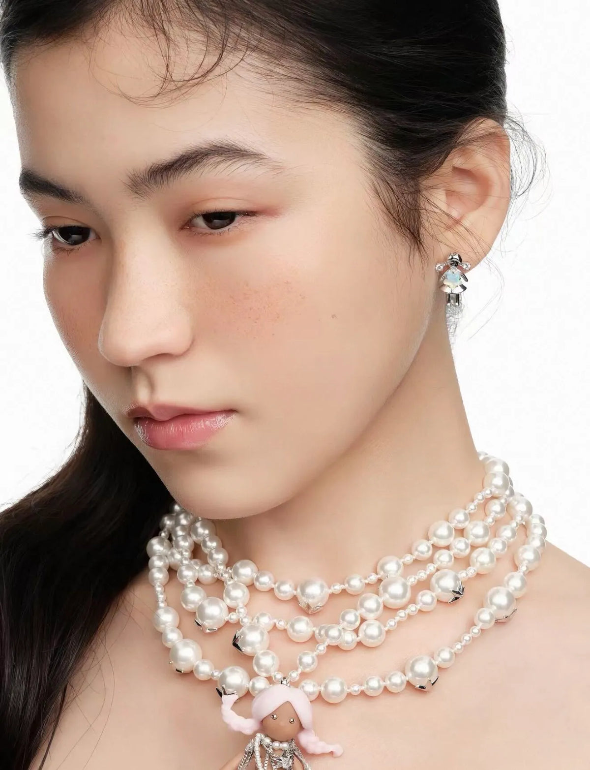 Mini Girl Earring Pari White worn