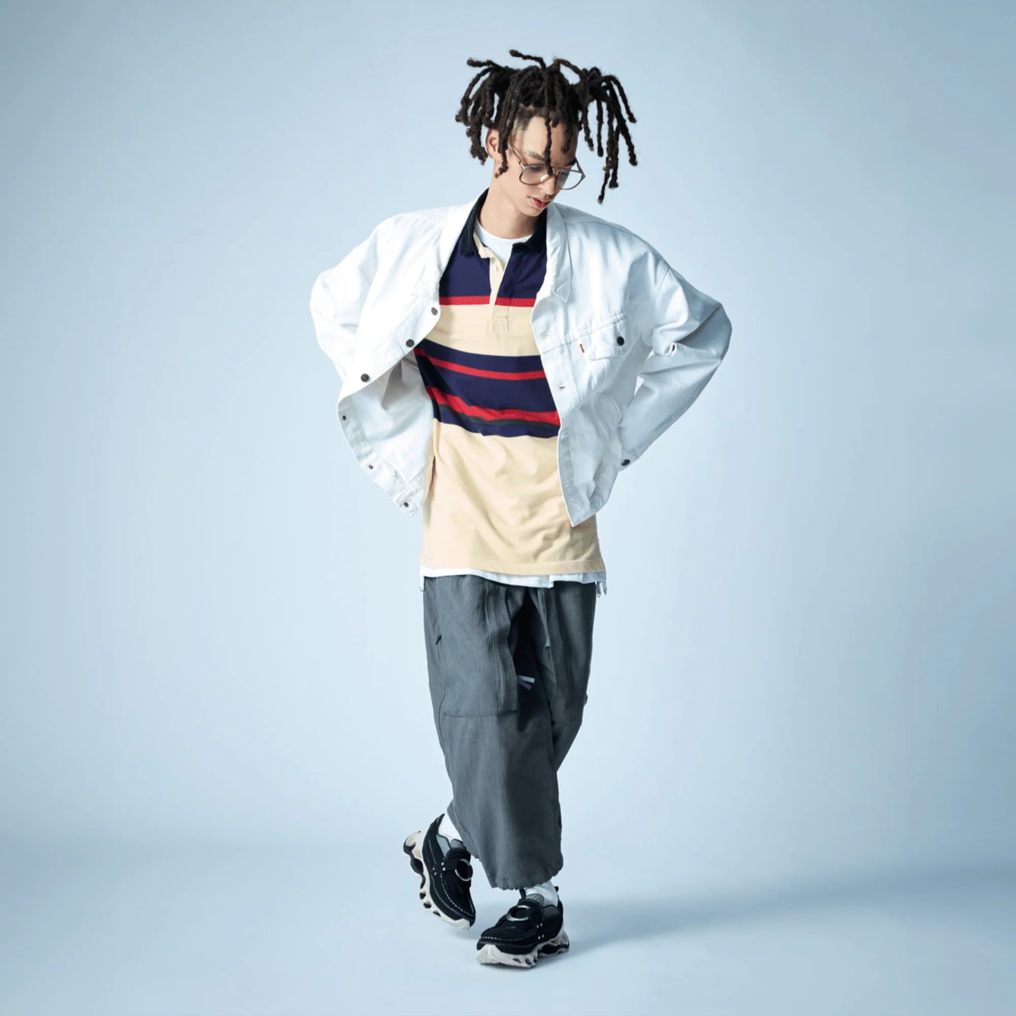 Model wearing Mizuno Wave Prophecy Ring Moc Setsumasa Kobayashi