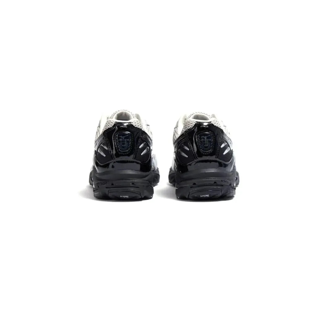 Heel view of Mizuno Wave Rider 10 in Harbor Mist Silver Black
