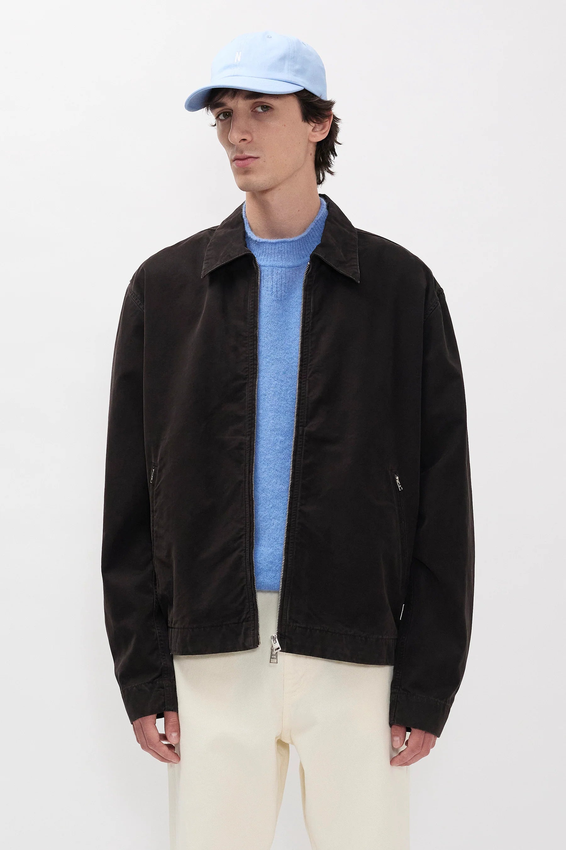 Model wearing Norse Projects Raabjerg canvas jacket black relaxed fit