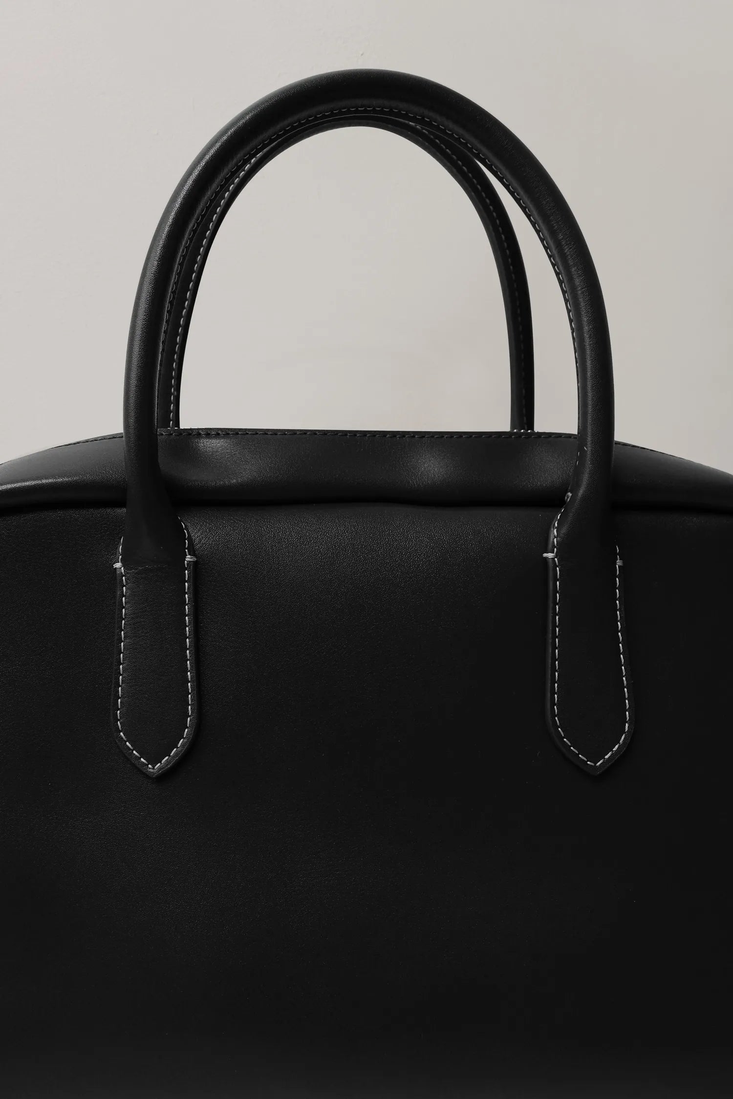 Nothing Written Classic Mini Golf Bag Black handle detail