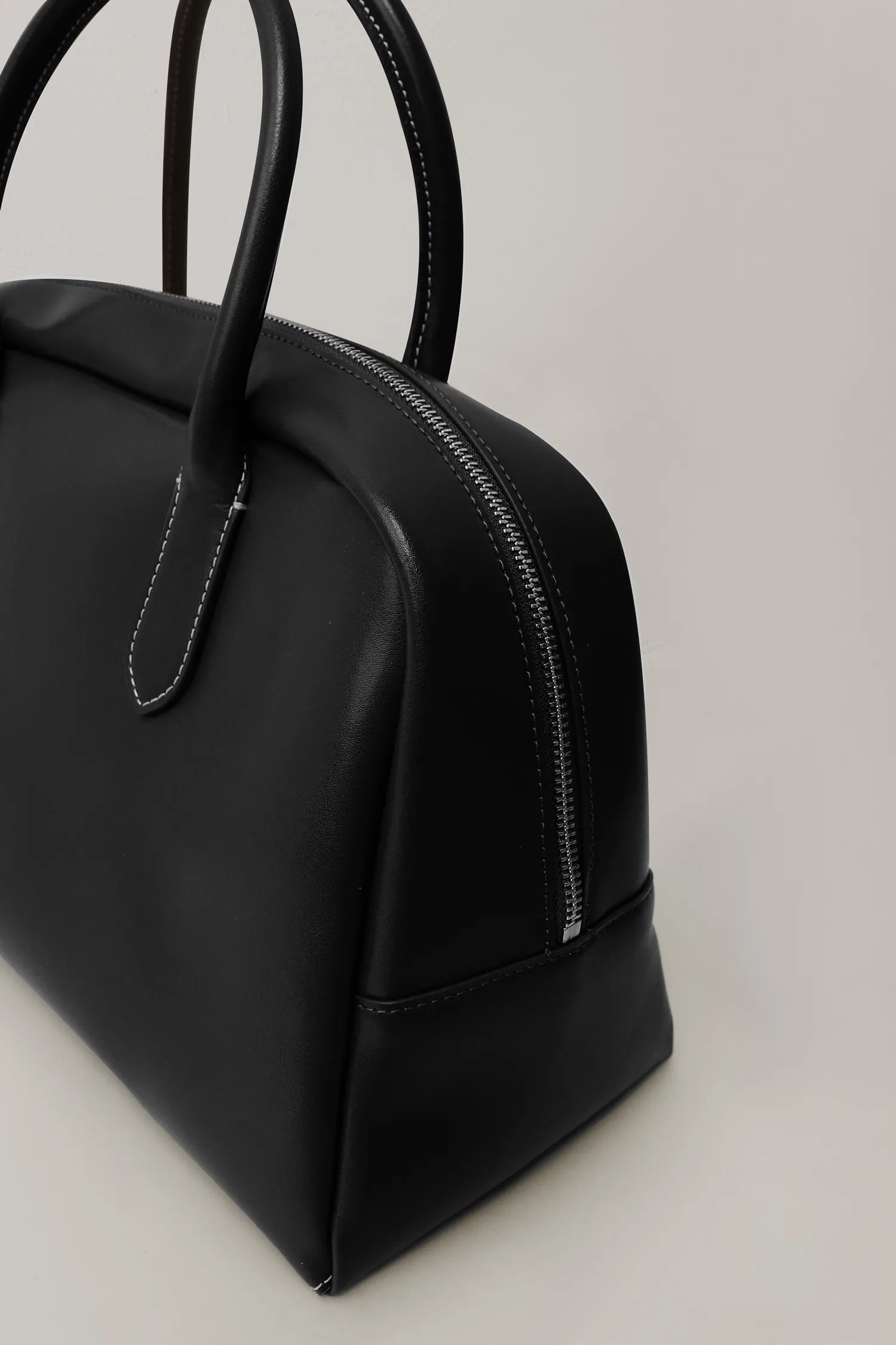 Nothing Written Classic Mini Golf Bag Black side profile detail