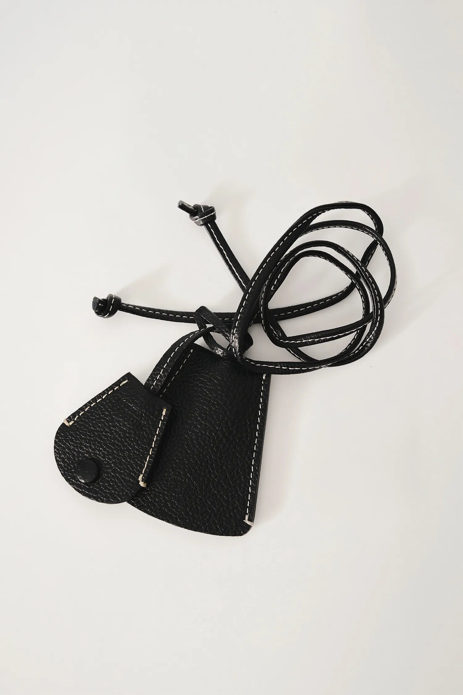 Nothing Written Pocket Shoulder Bag Black strap detail