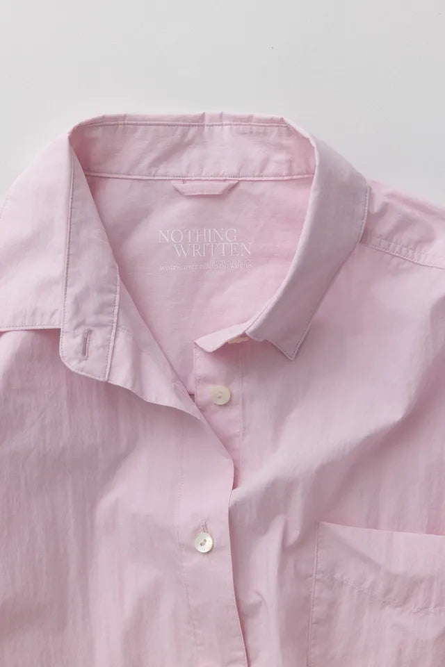 Collar detail of NOTHING WRITTEN Sunné Shirt in Light Pink