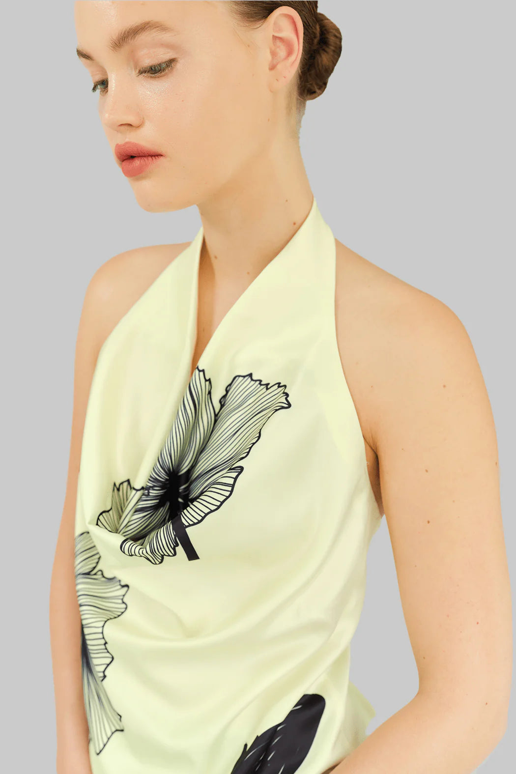 OperaSPORT Lone Top Tender Yellow floral print detail