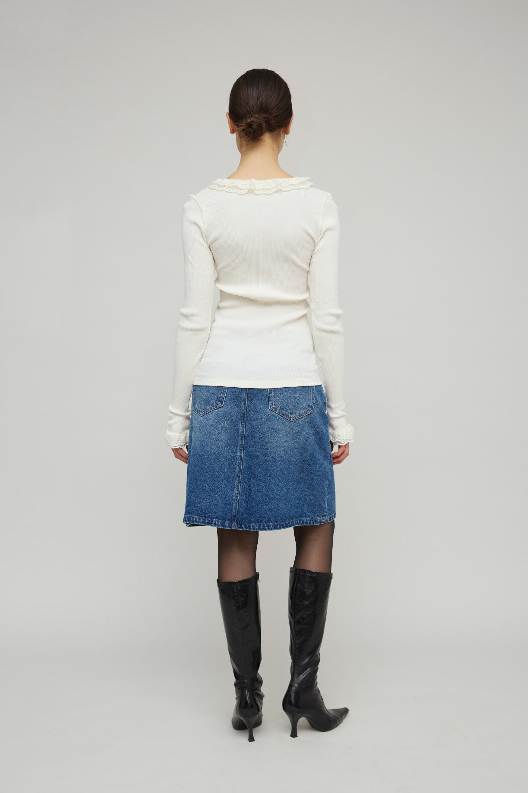 operasport-cecilia-seamless-cardigan-pistine-back-wearing.jpg