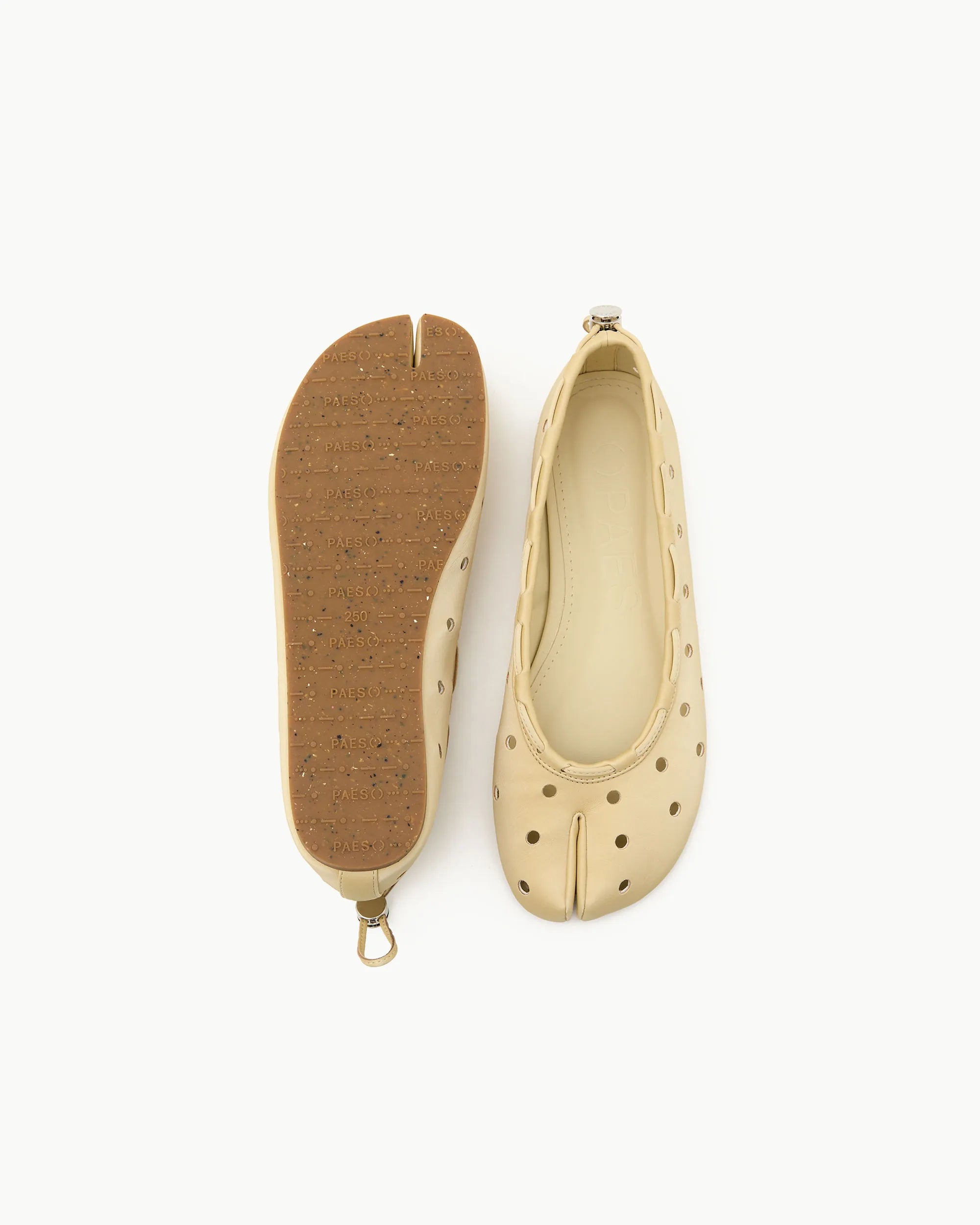 Sole detail of PAES Leather String Flat in Cheese