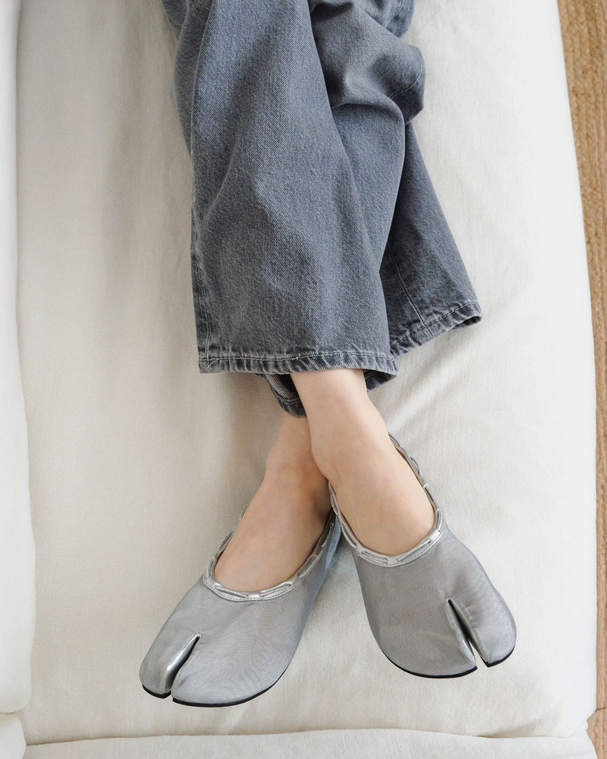 PAES Mesh Air String Flat Silver | LAY Bangkok.