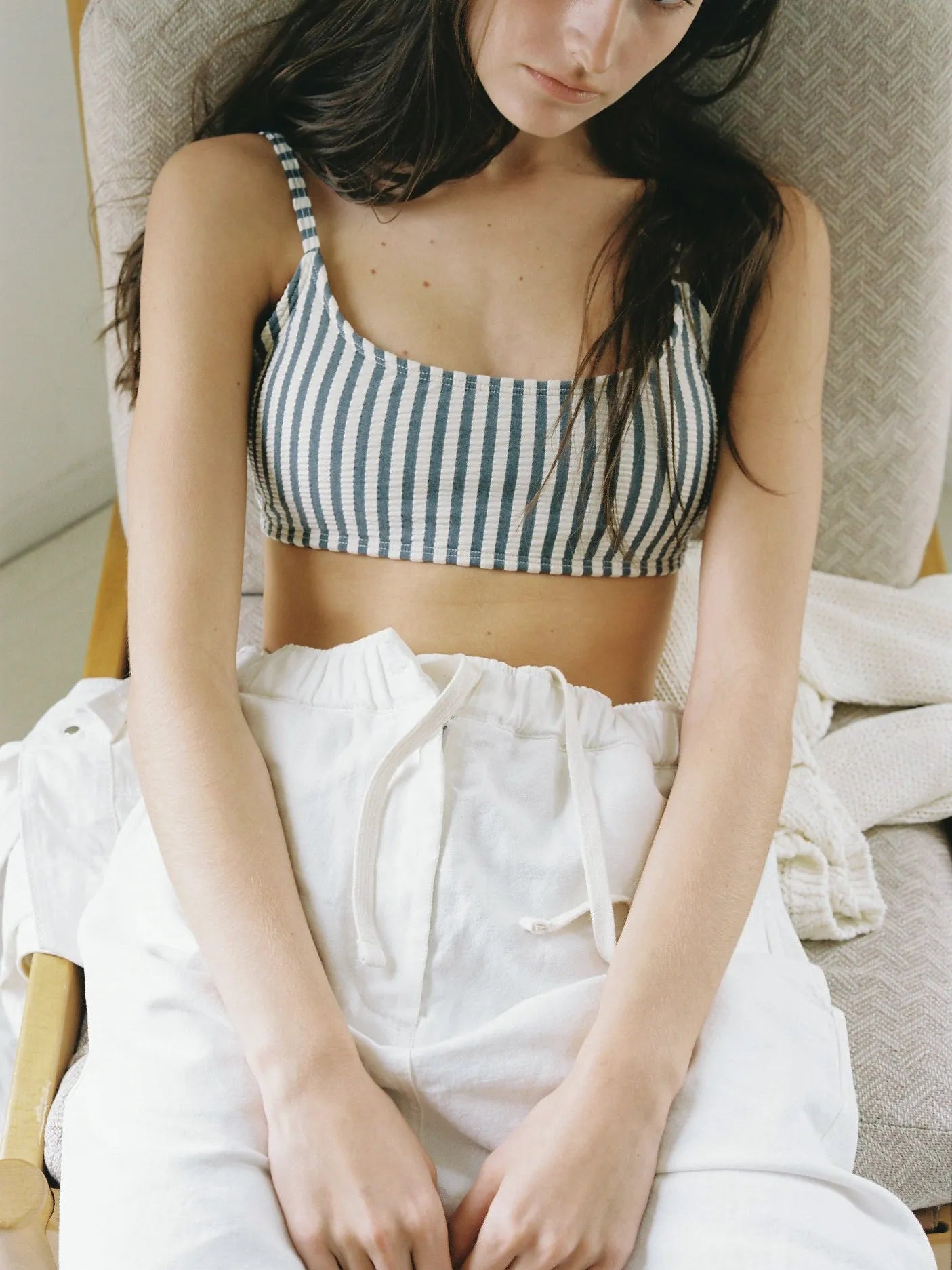 Model wearing Pale Linen Banding Pants White close view