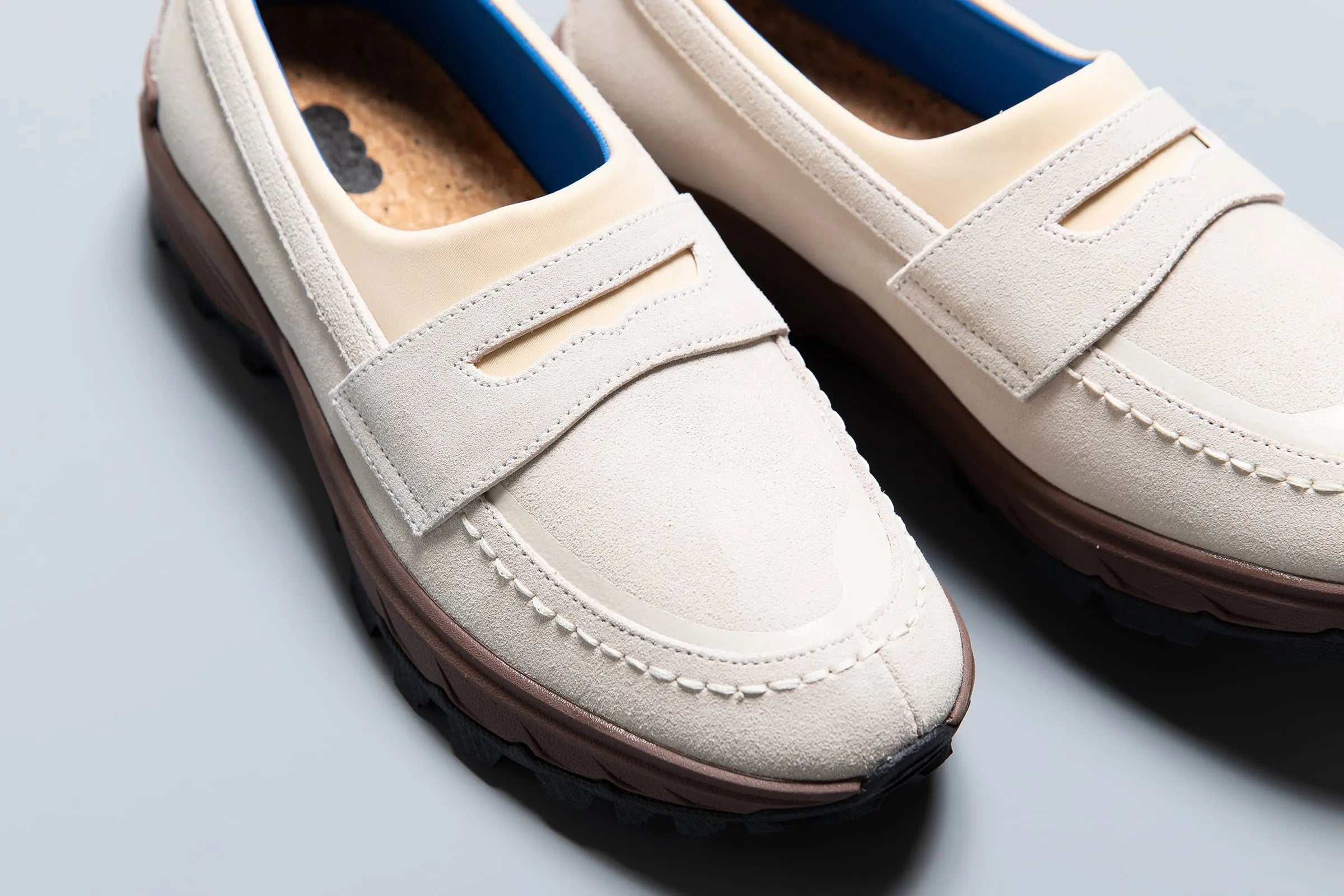 Front detail of PLAYGROUND PG DISH Off White loafers