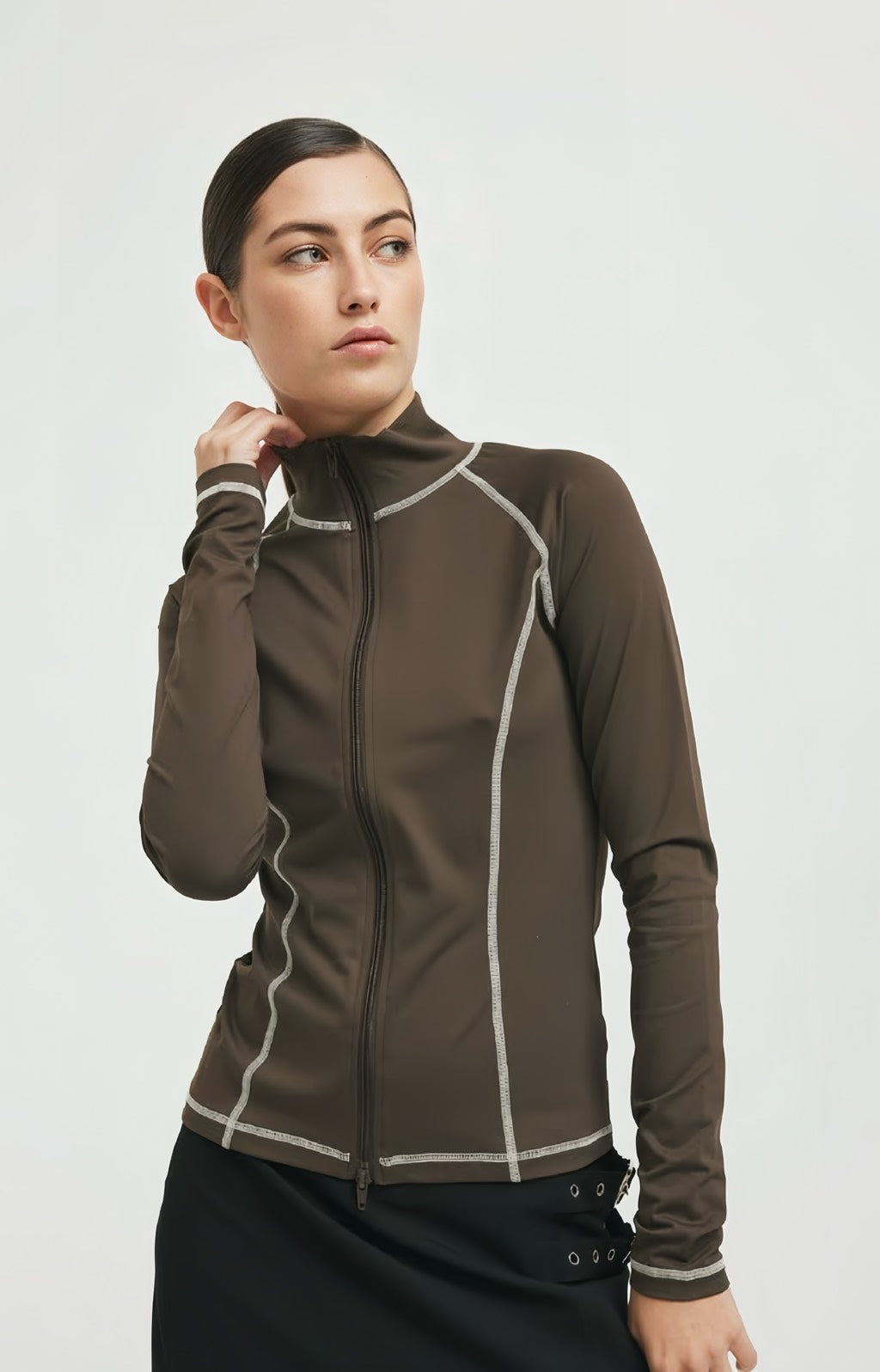 Model wearing Résumé AlbertRS Blouse Carbon