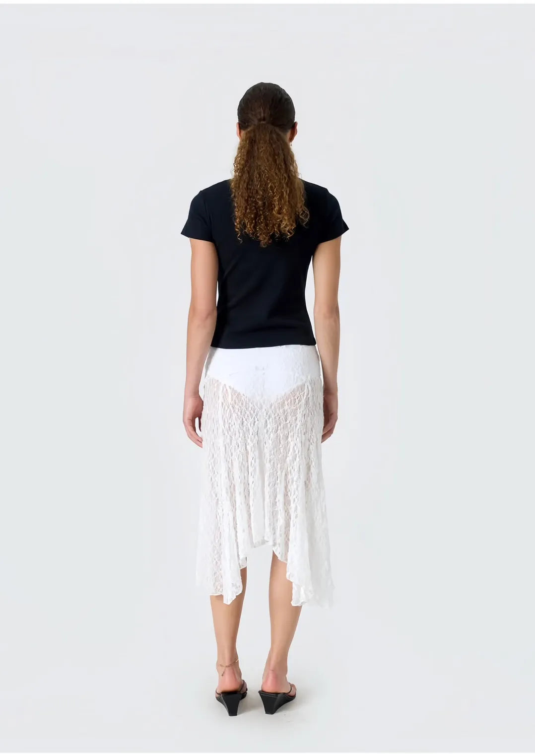 Back view of model wearing RESUME MimiRS Tee Black