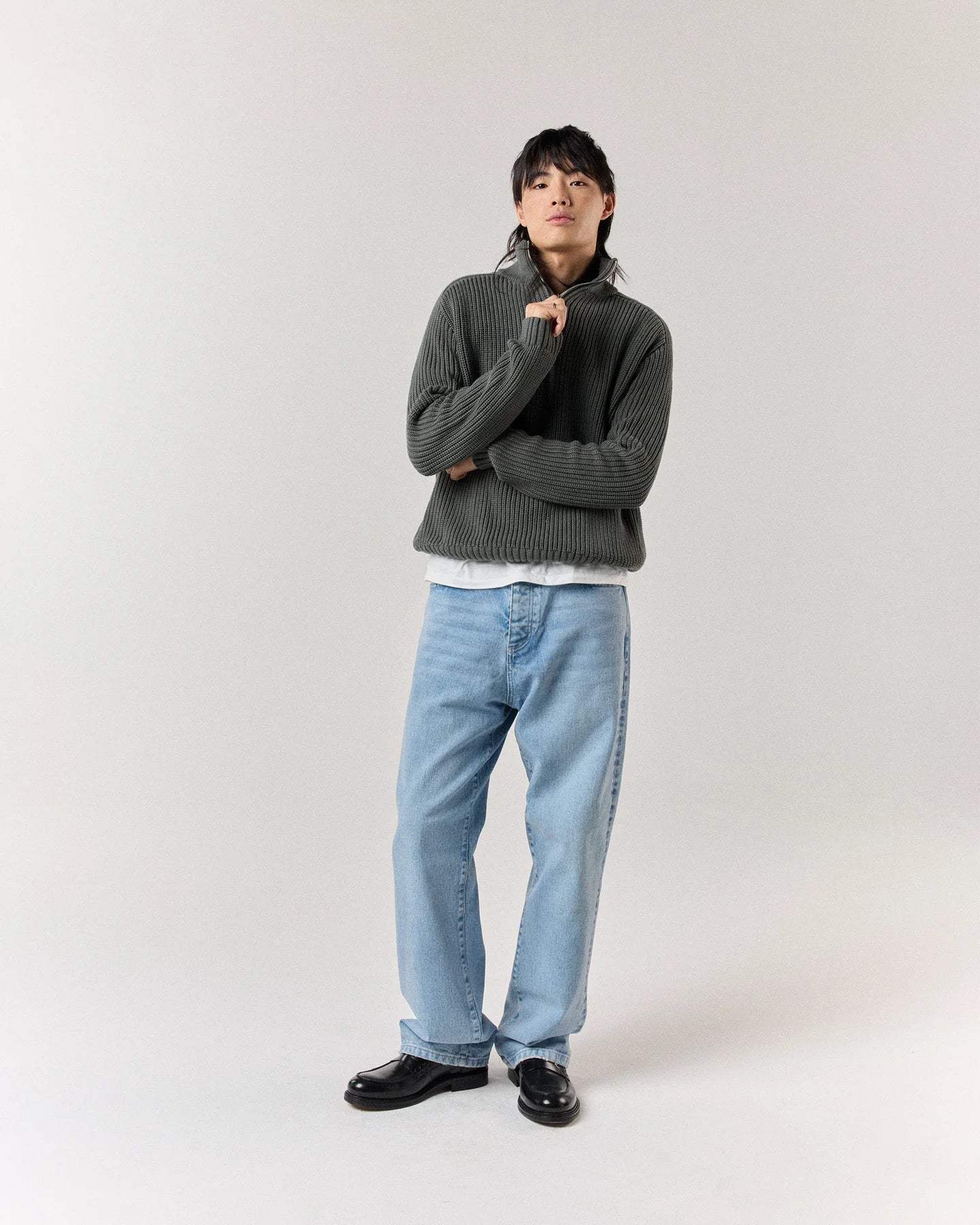 Full styling with RONNING Classic Jeans in Vintage Blue