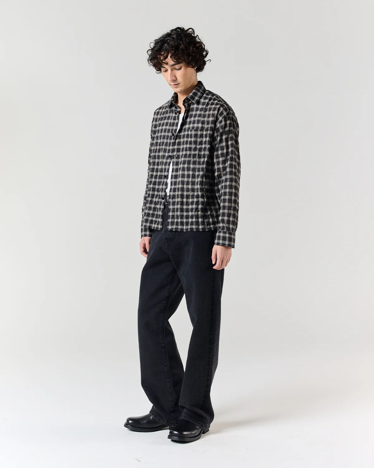 Full outfit styling with RONNING Everyday Shirt in Black Check