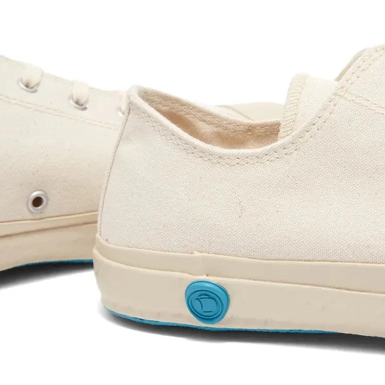 Shoes Like Pottery Low Off White sneakers blue sole detail