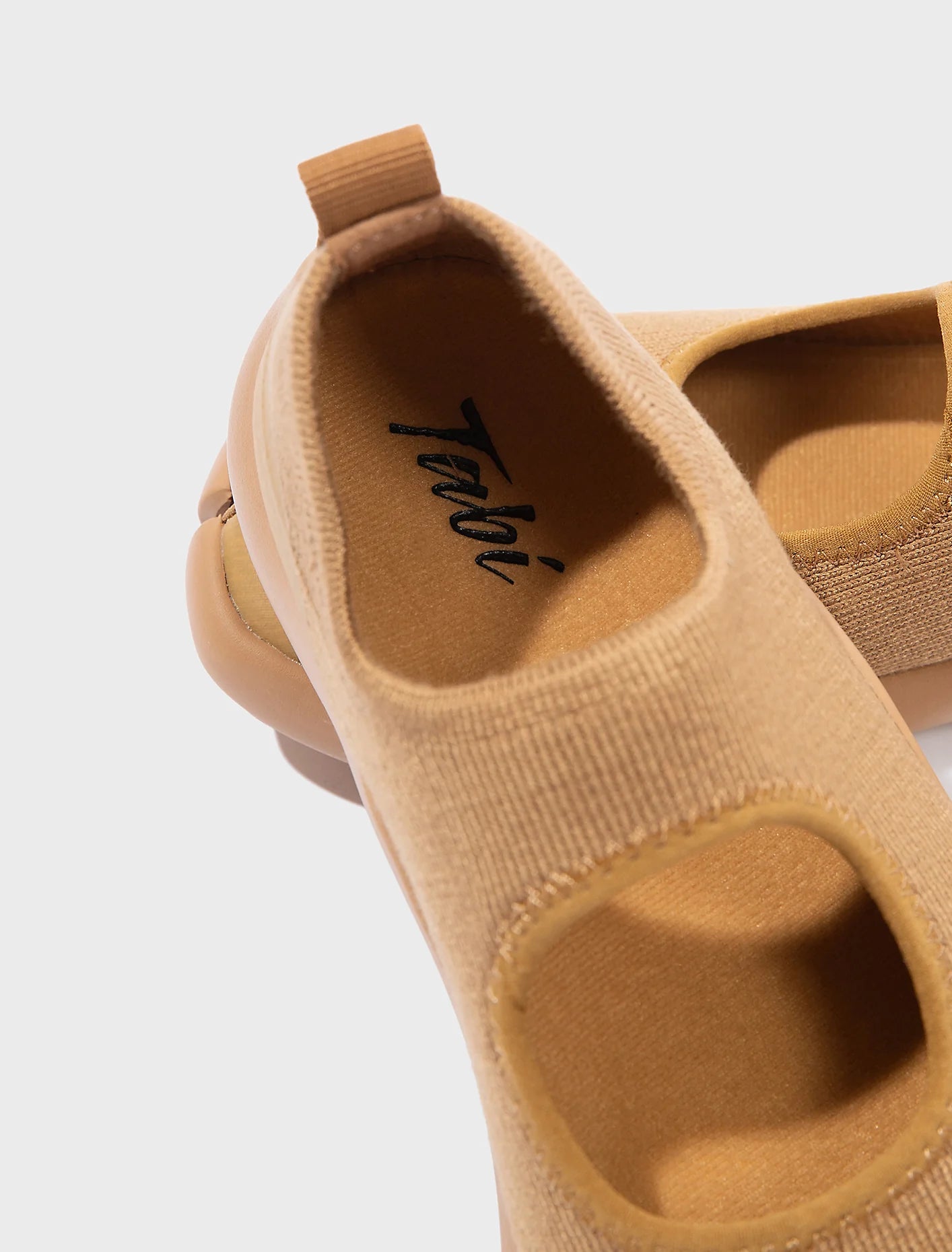 Tabi Sandal Brown by Tabi top view breathable knit upper detail
