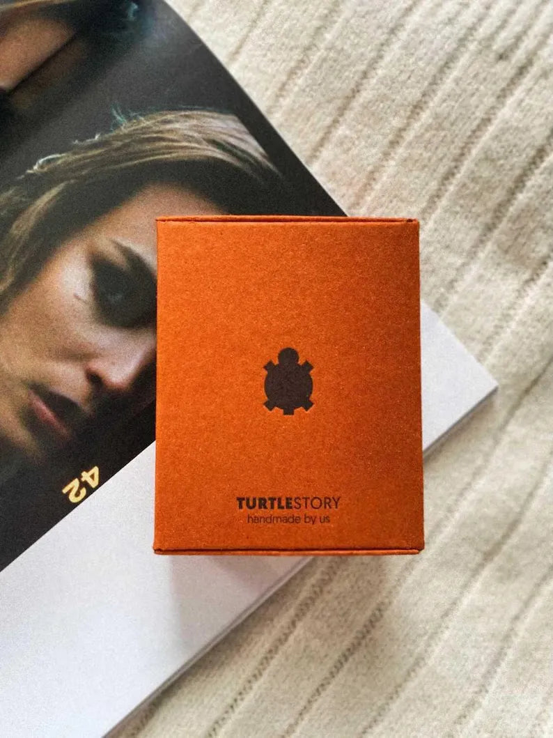 Turtle Story Zoey Comb in Juliette with signature packaging