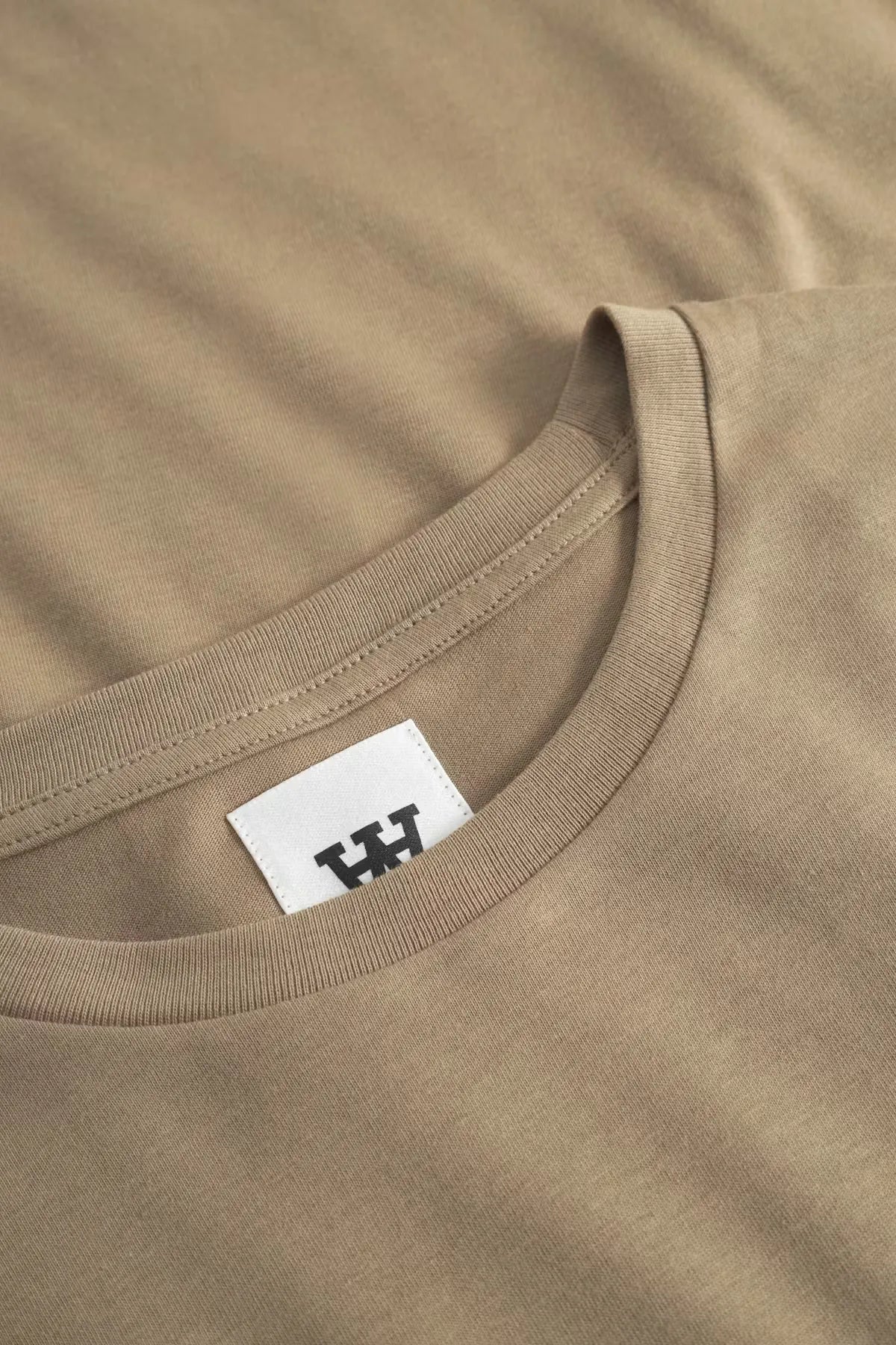 Wood Wood Ace T-Shirt Petrified Oak Nature neckline detail