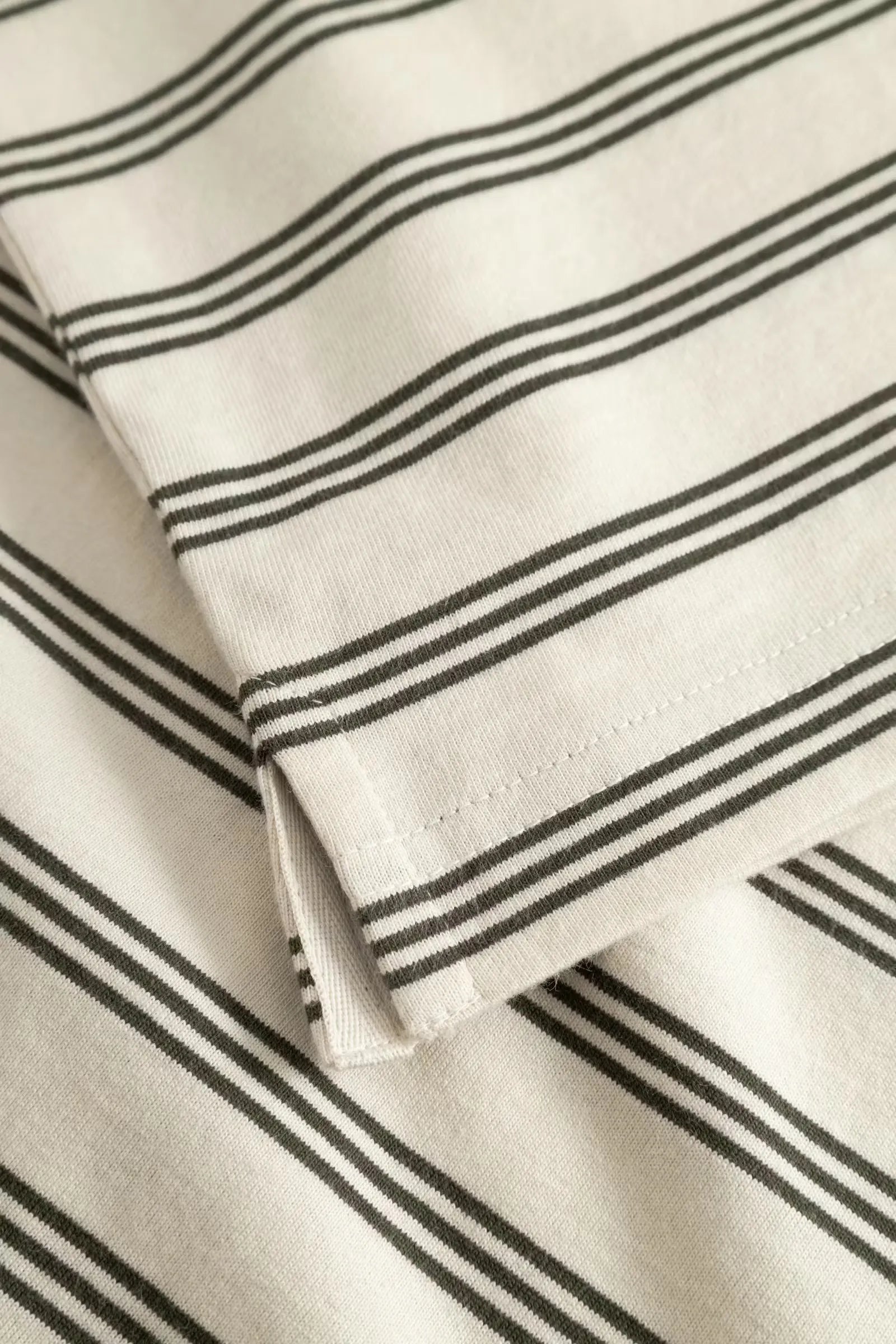 Wood Wood Colton Poloshirt Silver Birch Stripe fabric detail