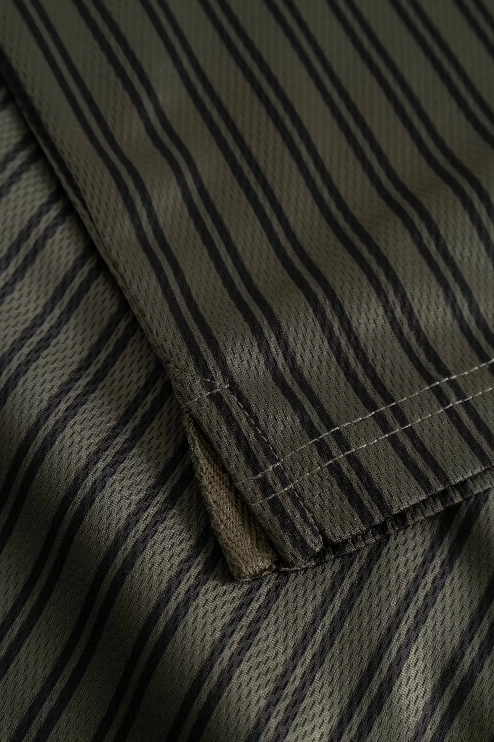 Wood Wood Lama Poloshirt Deep Depths Stripe Green sleeve detail