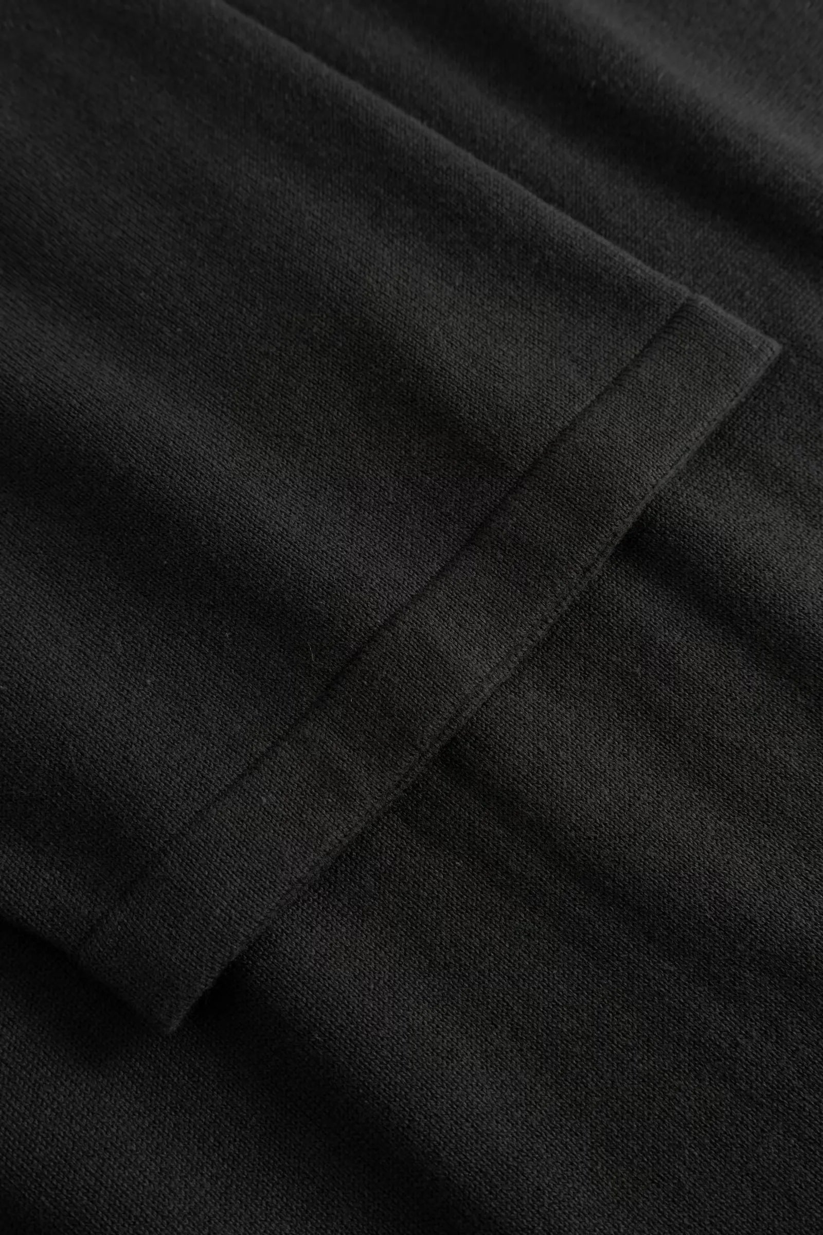 Wood Wood Mikkel Poloshirt Pirate Black sleeve detail