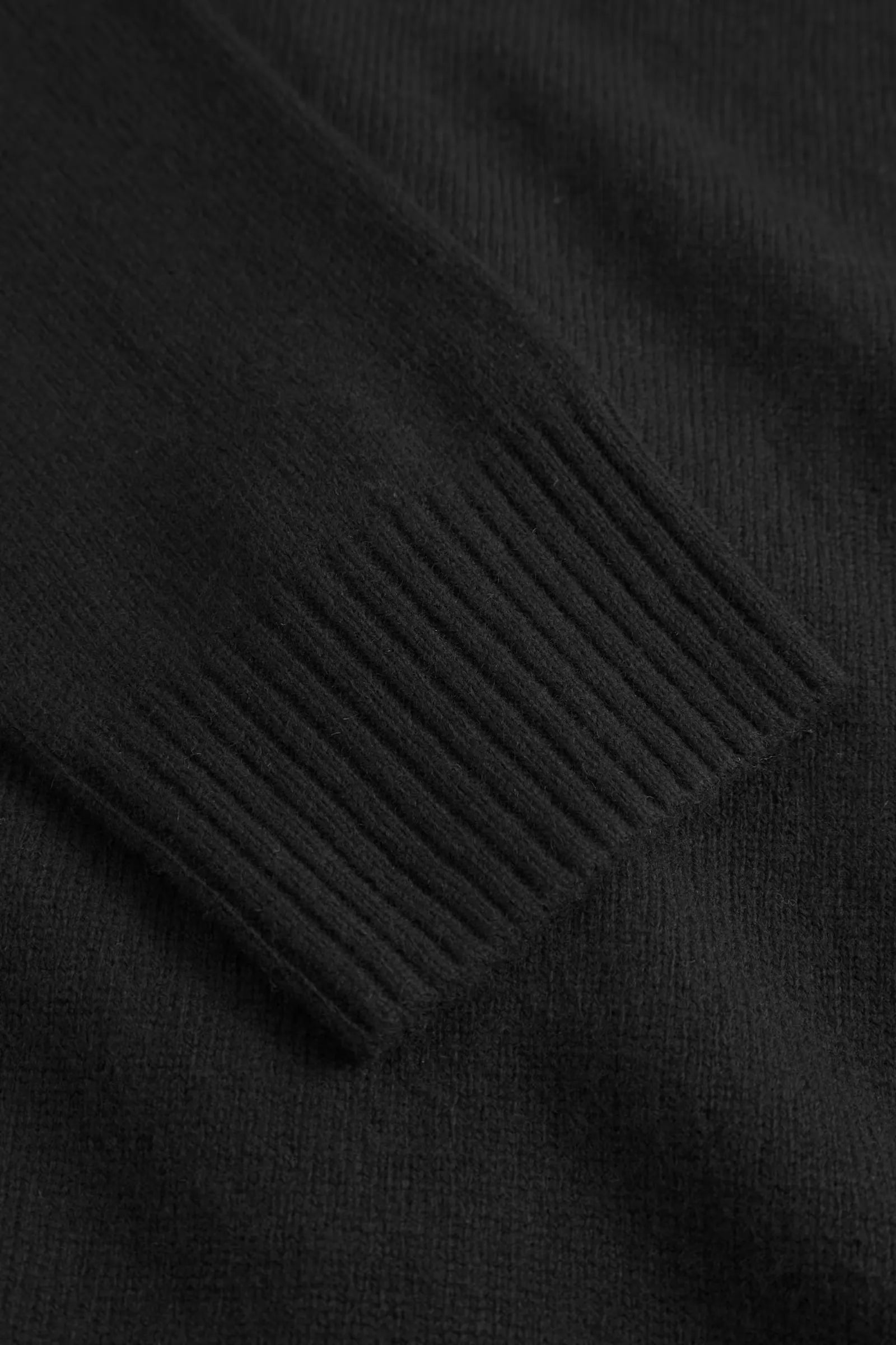 Wood Wood WW Tay Cardigan Black rib sleeve detail