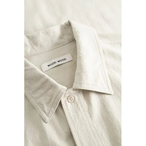 Collar detail of WWNico SS Shirt Silver Birch