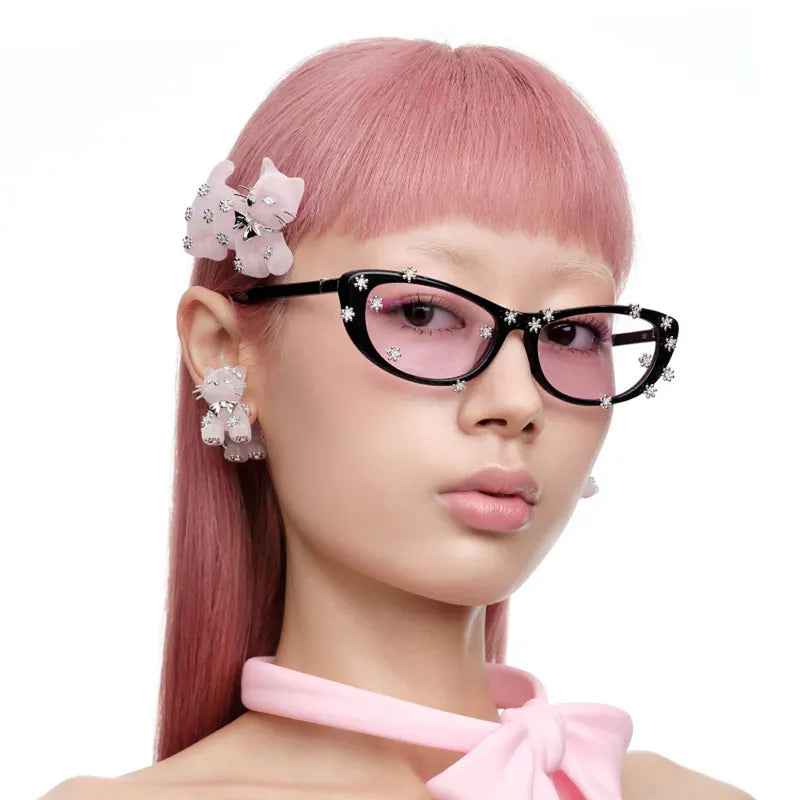 YVMIN Kitten Hair Clip in Pink worn