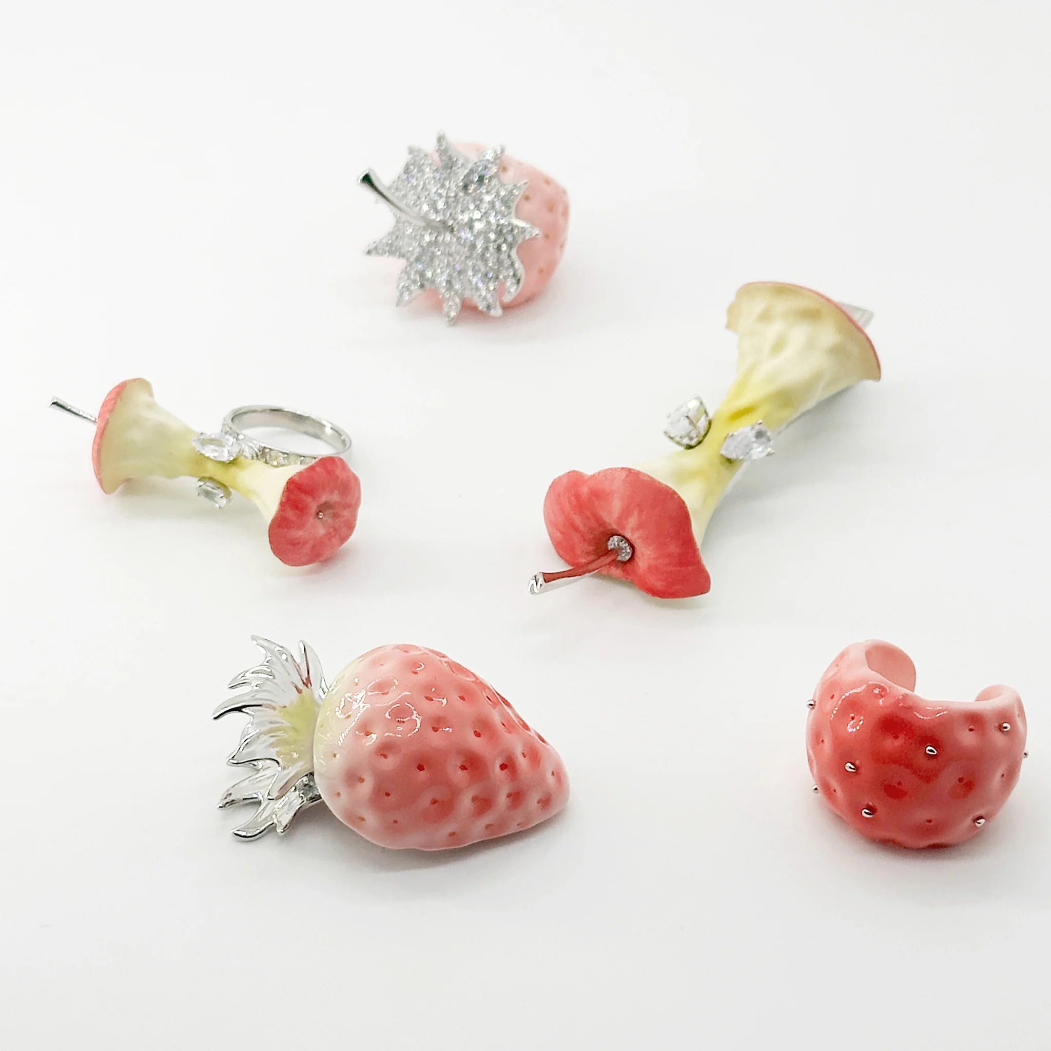 Design details of YVMIN Paradise Apple Core Spin Ring Red