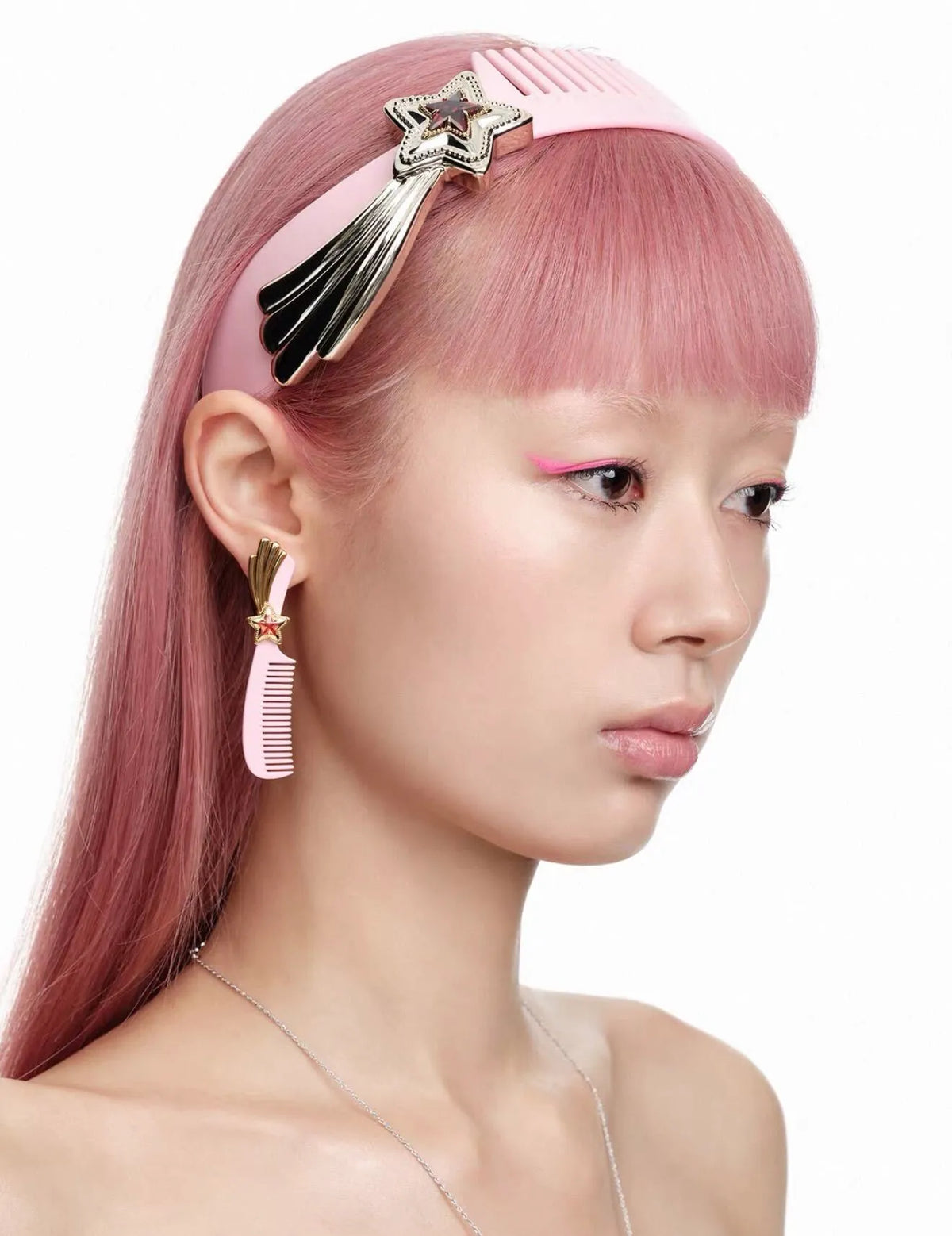 YVMIN X Ashley Williams Meteor Comb Necklace Red detail