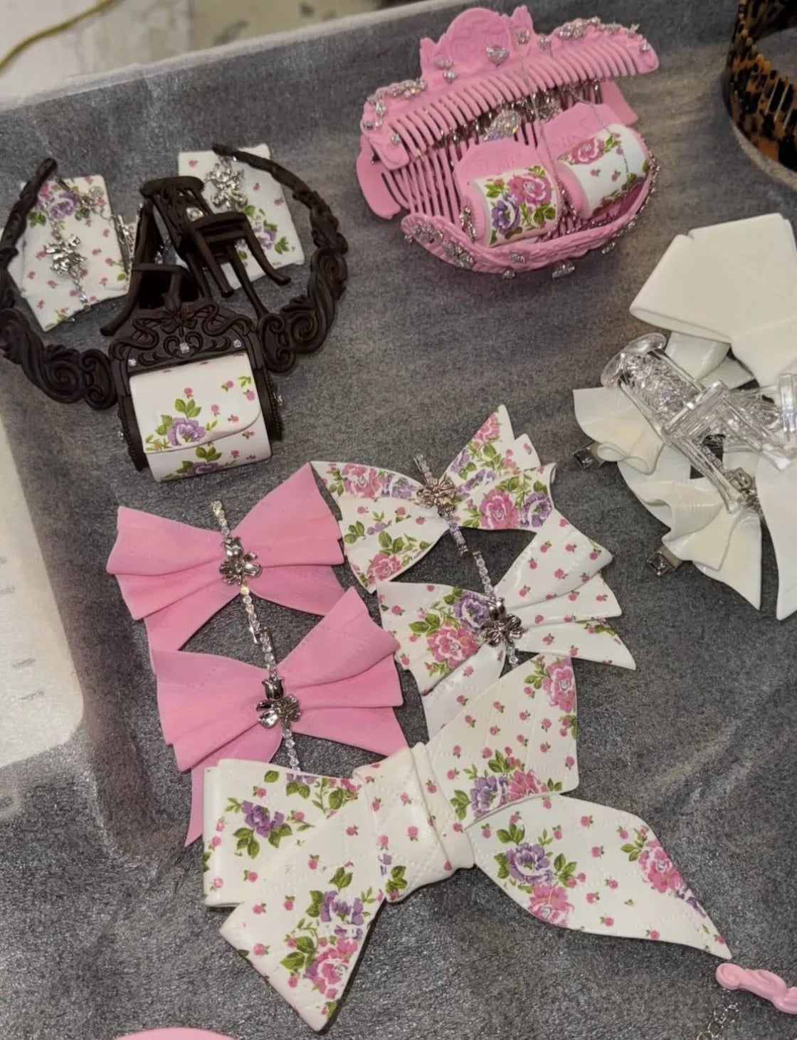 YVMIN X Ashley Williams Tissue Hair Clip Small Multi Color collection display